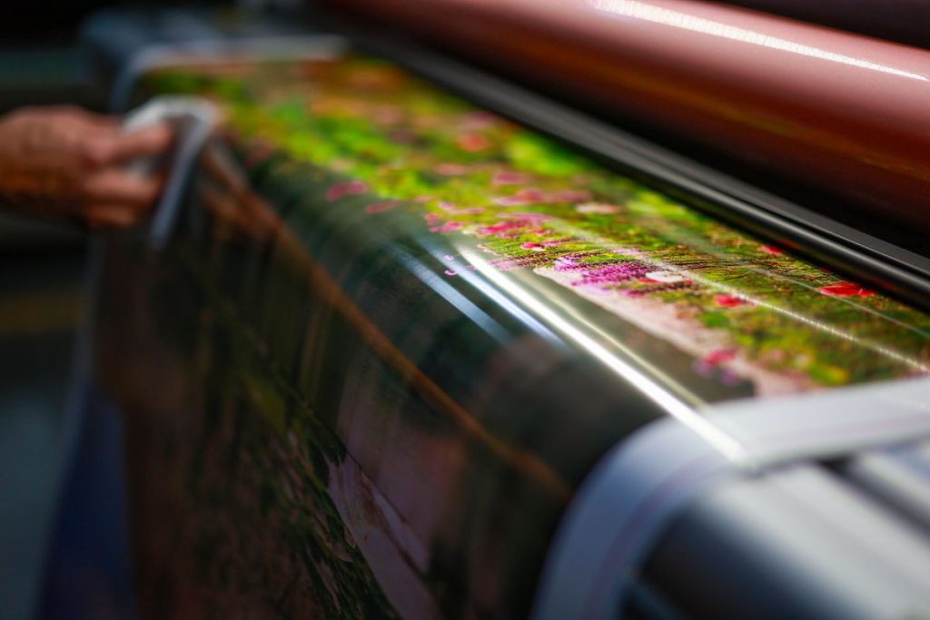 Báo Giá In Decal Quảng Cáo